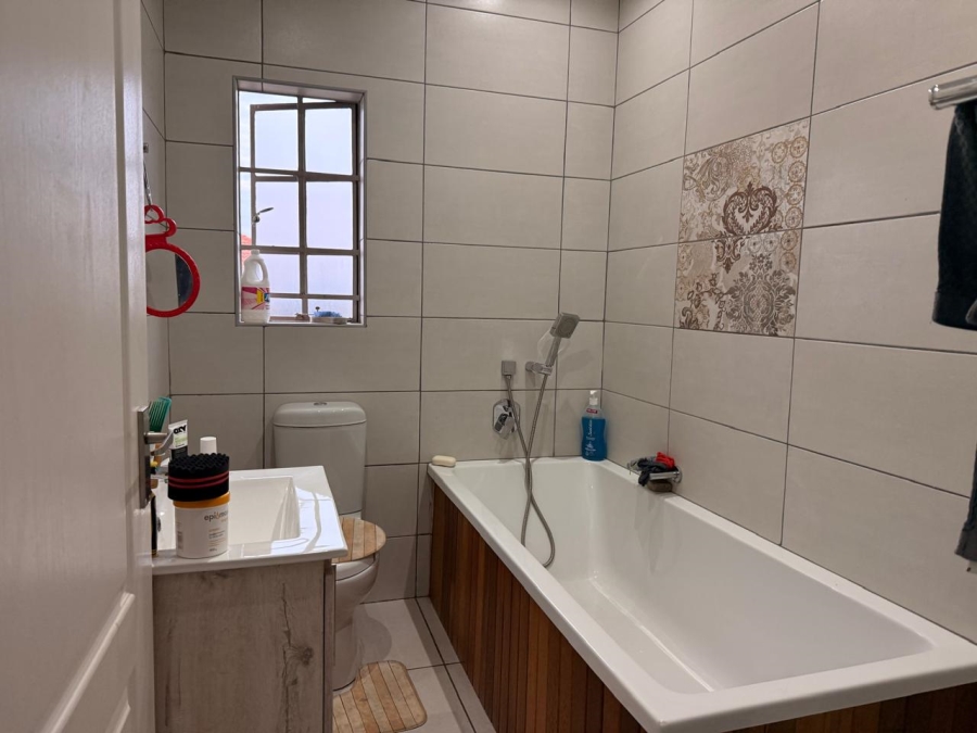 3 Bedroom Property for Sale in Waterkloof East North West